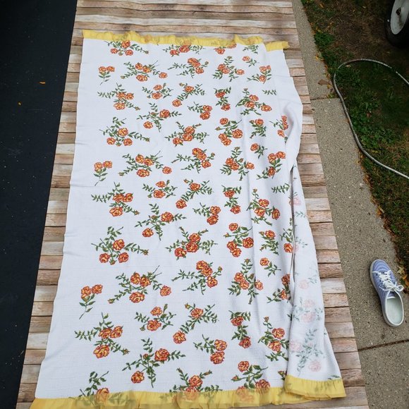 Vintage 70s Woven Cotton Blanket / Throw with floral design - Picture 4 of 11